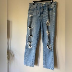 Light Wash Distressed Pacsun Mom Jeans Size 29